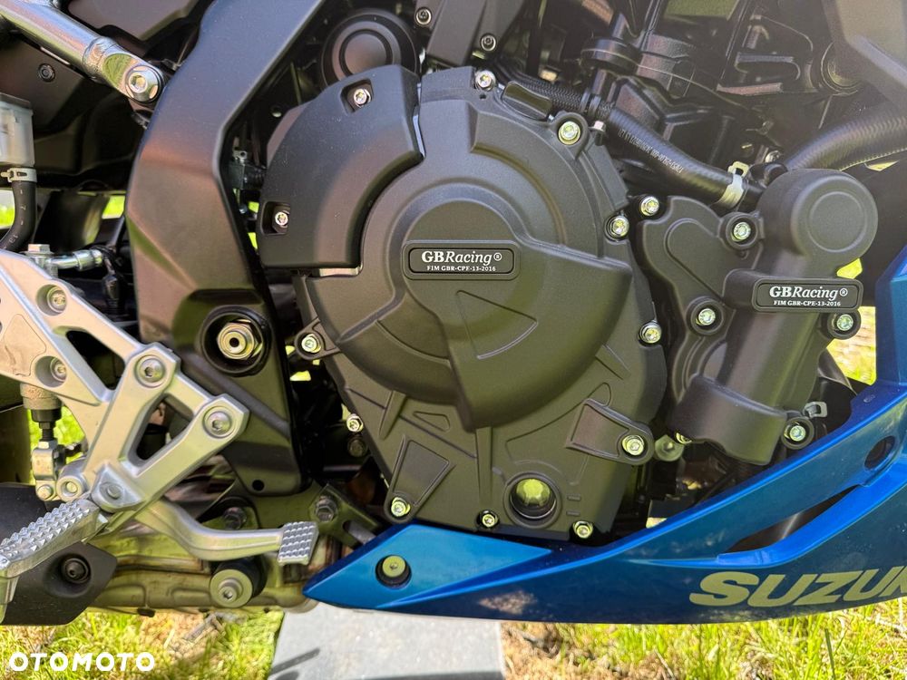 Suzuki GSX-R - 11