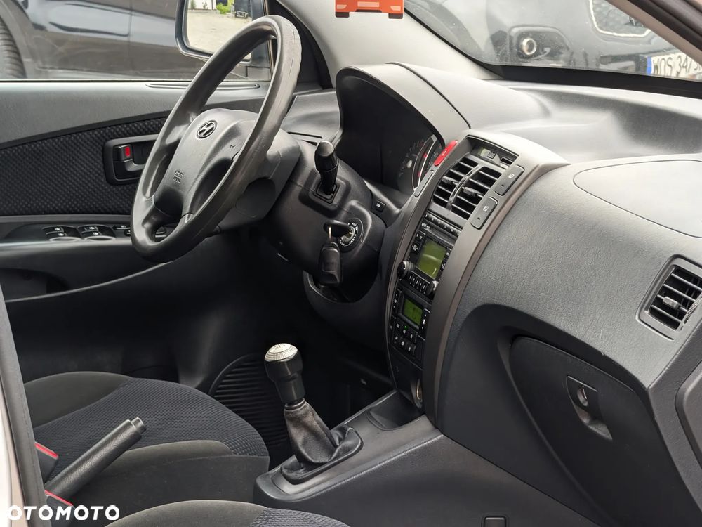 Hyundai Tucson 2.0 4WD GLS - 32