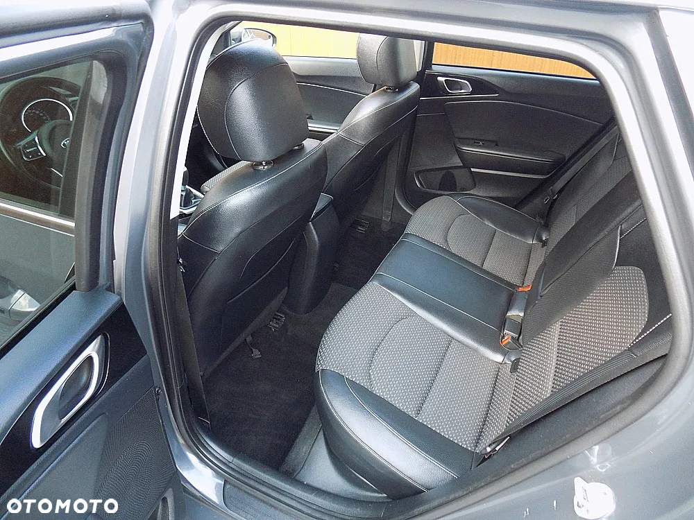 Kia Ceed 1.6 CRDi SCR L Business Line Plus - 6