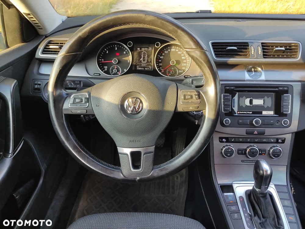 Volkswagen Passat 2.0 TDI DSG BlueMotion Technology Comfortline - 7