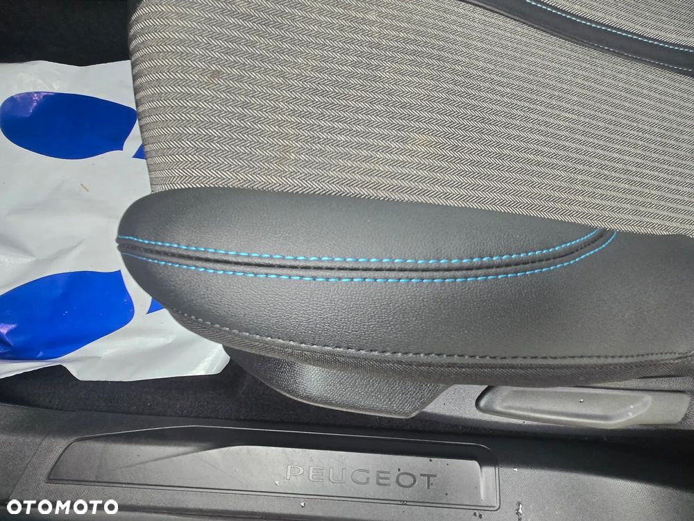Peugeot 3008 225 e-EAT8 Allure Pack - 38