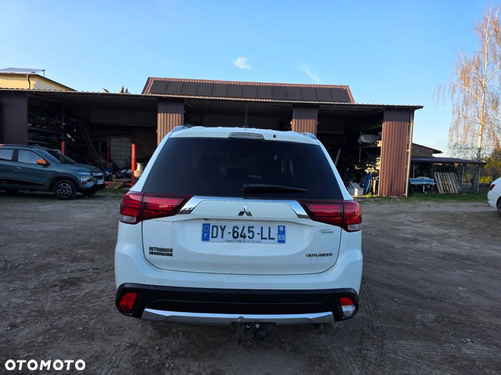 Mitsubishi Outlander - 5