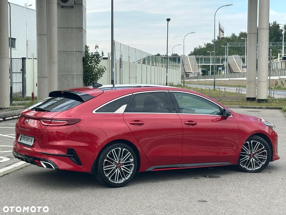 Kia ProCeed 1.6 T-GDI GT DCT - 14