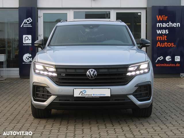 Volkswagen Touareg - 1