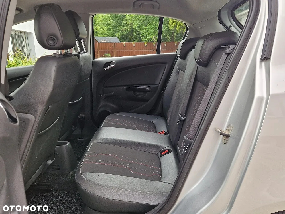 Opel Corsa 1.2 16V Edition 150 - 12