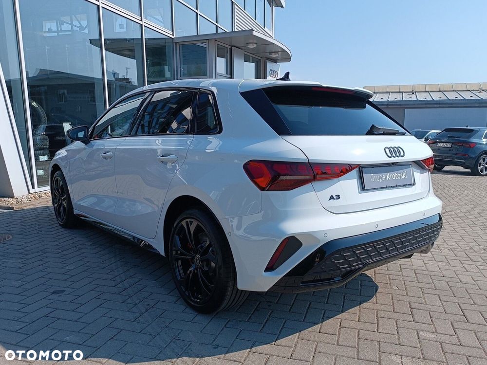 Audi A3 Sportback - 4