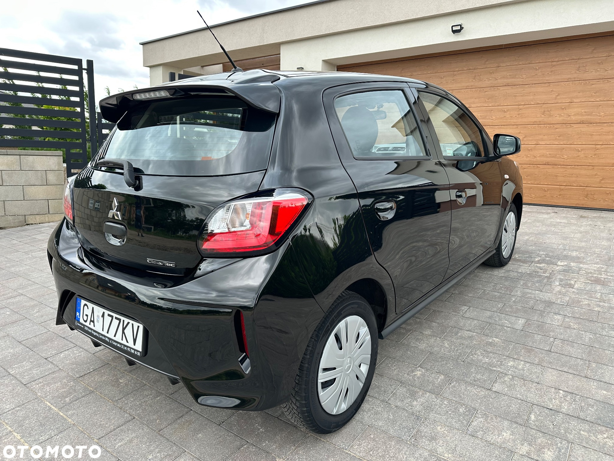 Mitsubishi Space Star 1.2 AS&G Intense - 10