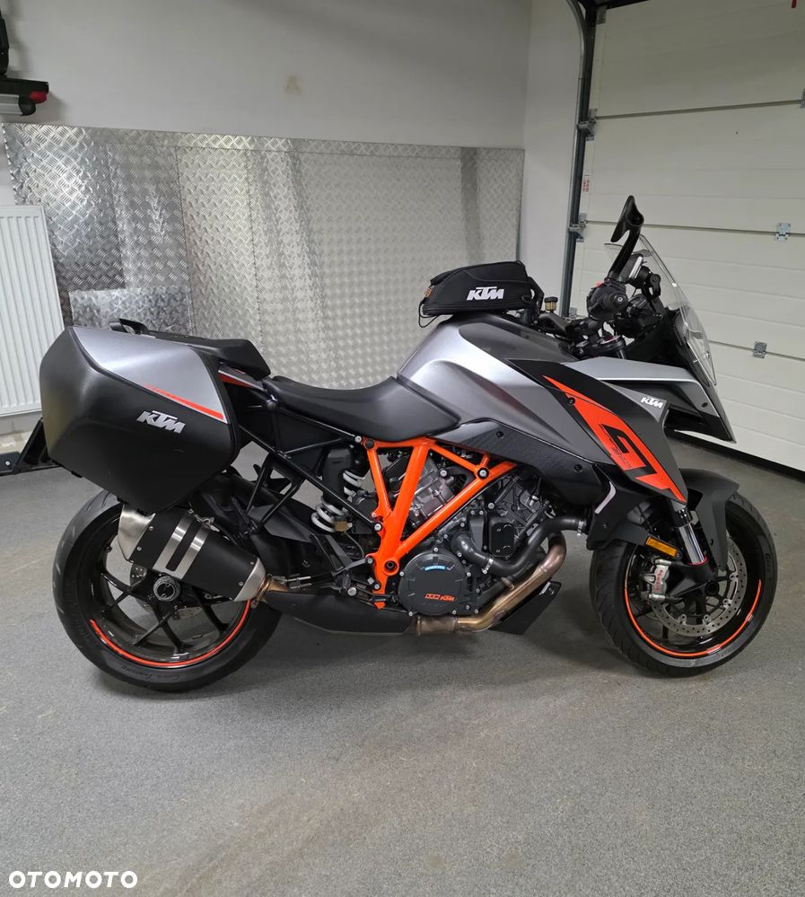 KTM Super Duke - 1
