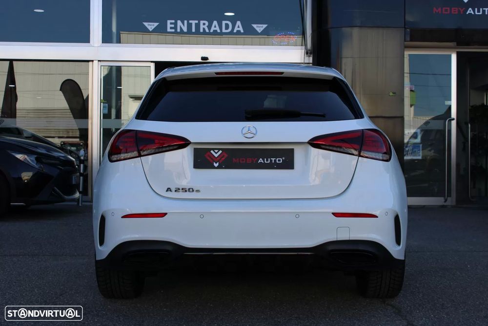 Mercedes-Benz A 250 e AMG Line - 15