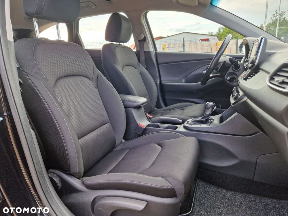 Hyundai i30 i30cw 1.6 CRDi Automatik Style - 21