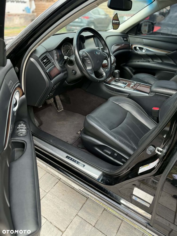 Infiniti Q70 - 20