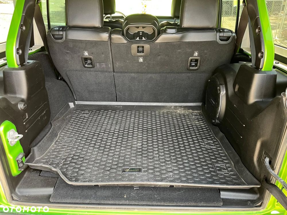 Jeep Wrangler - 24