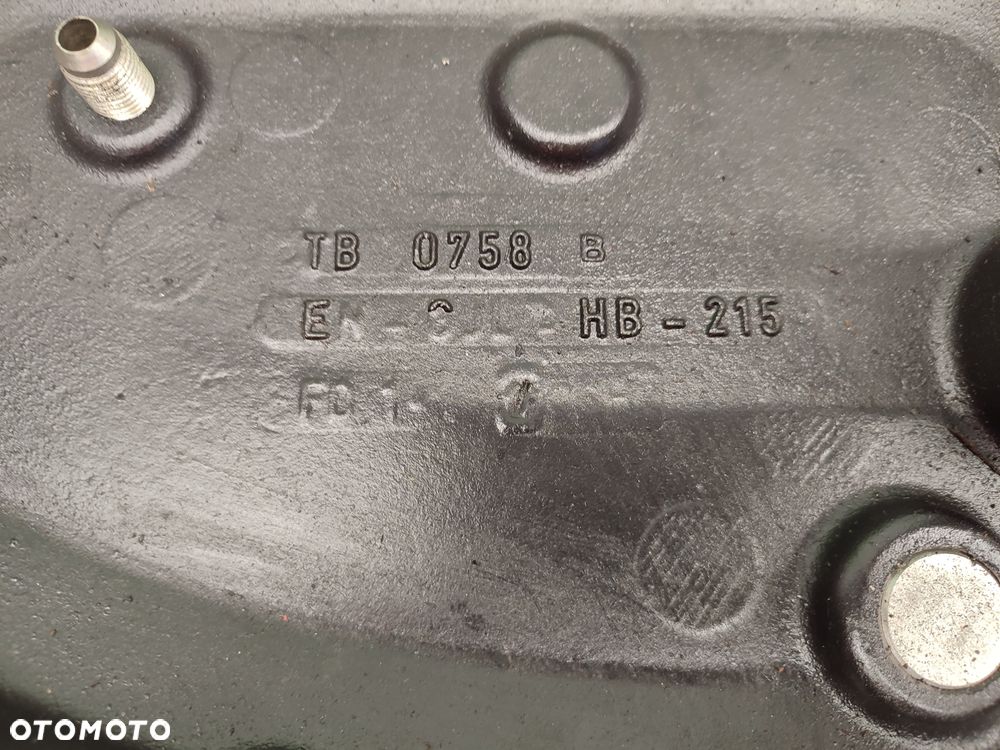 Pokrywa pompy Valtra T213 Versu - 4