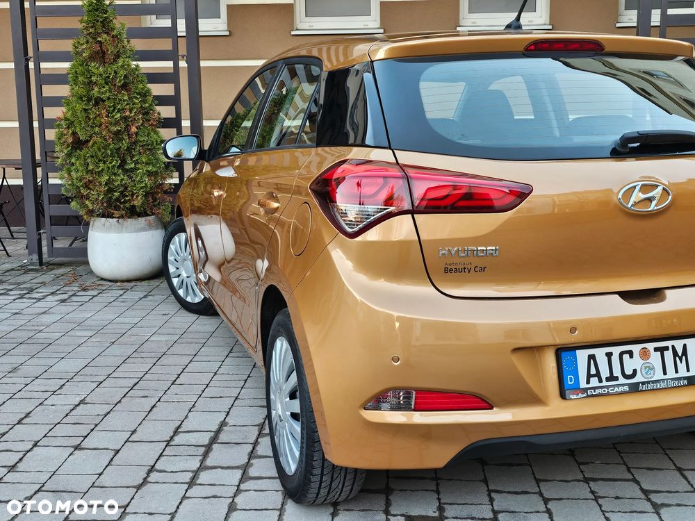 Hyundai i20 1.2 YES Gold - 34