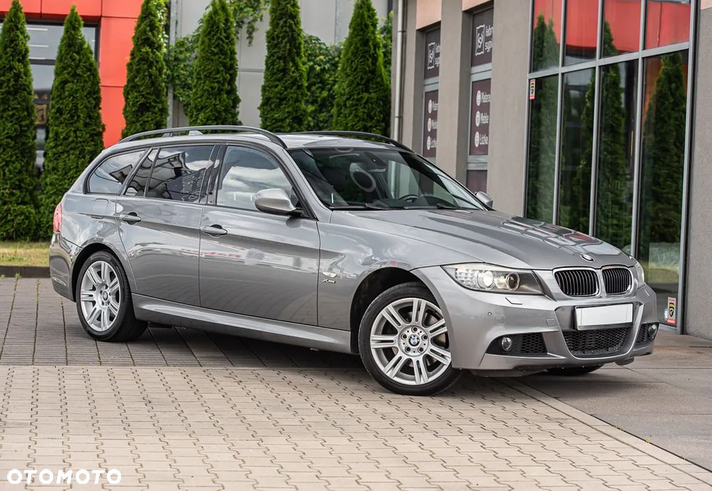 BMW Seria 3 320d xDrive DPF Touring - 2