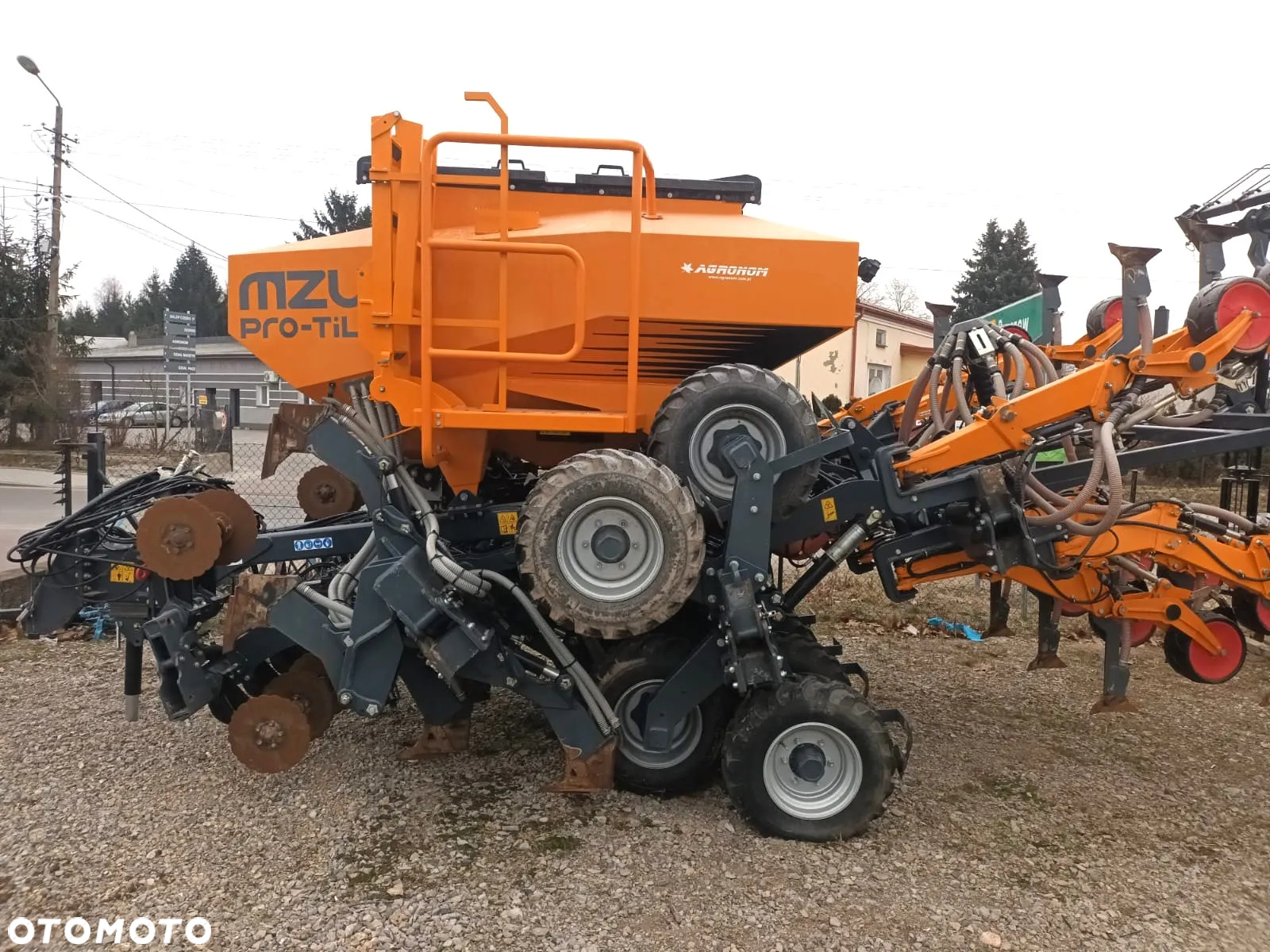 Inny MZURI Pro-Til 4T Select z XZACT - 3