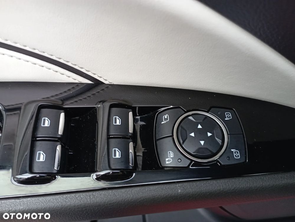 Ford Mondeo 2.0 EcoBlue Vignale Plus - 23