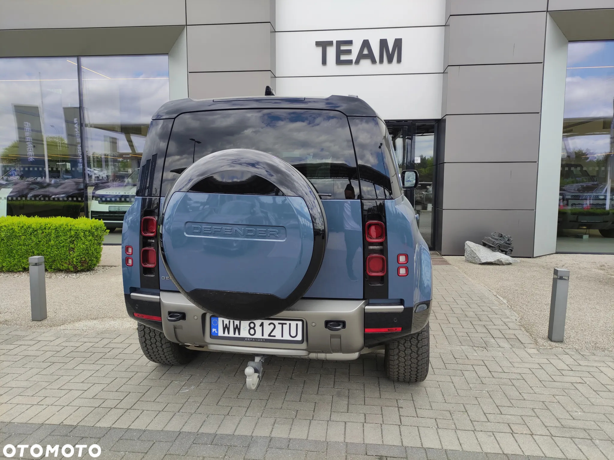 Land Rover Defender - 10
