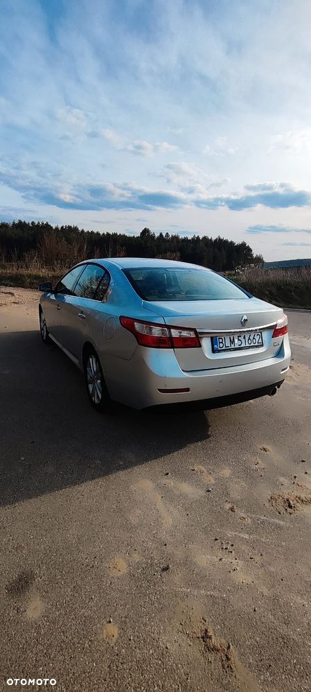 Renault Latitude 2.0 dCi - 9
