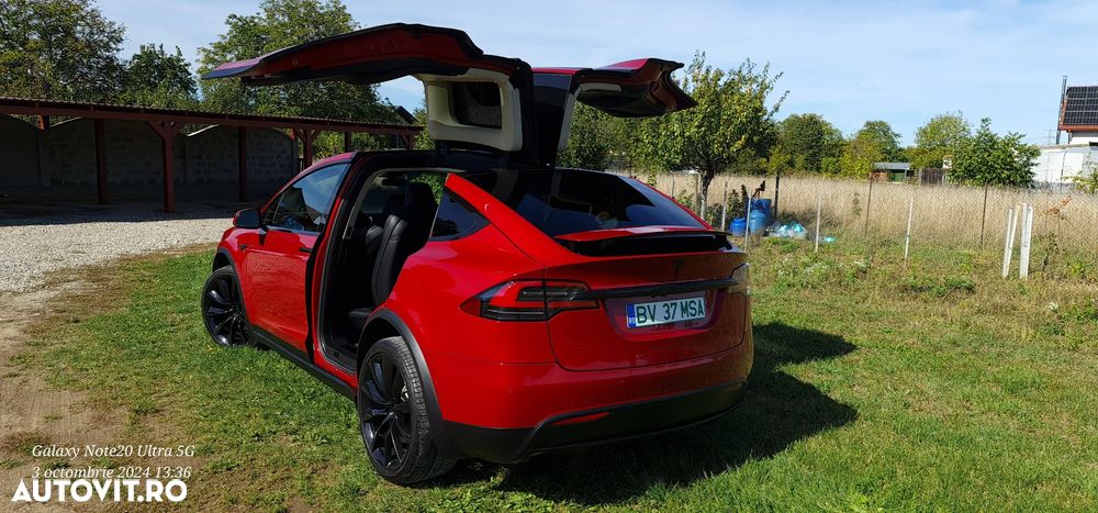 Tesla Model X - 16