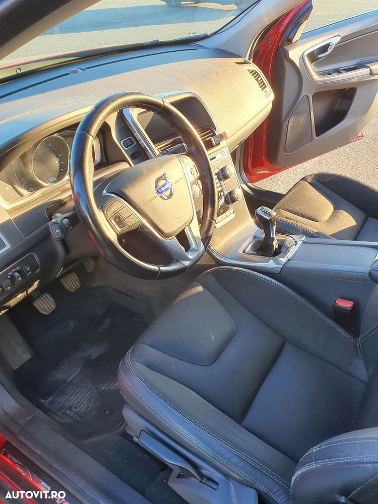 Volvo XC 60 D4 AWD Momentum Pro - 4