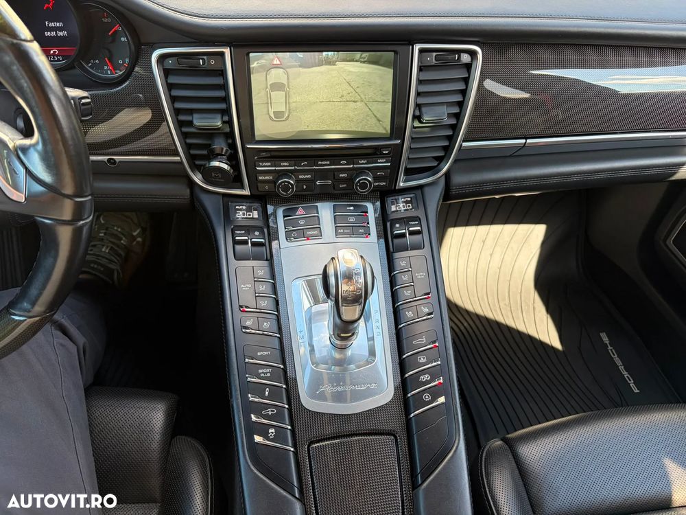 Porsche Panamera Turbo PDK - 28
