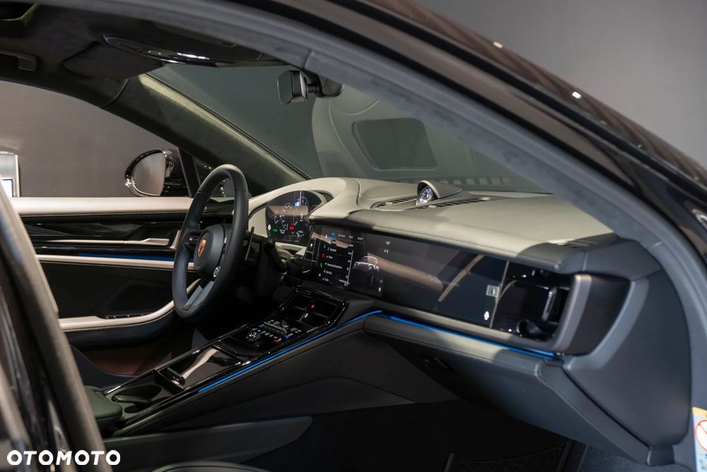 Porsche Panamera - 16