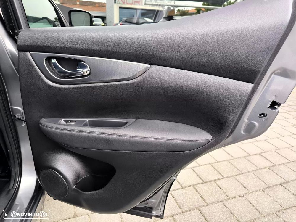 Nissan Qashqai 1.5 dCi N-Connecta J18 - 44