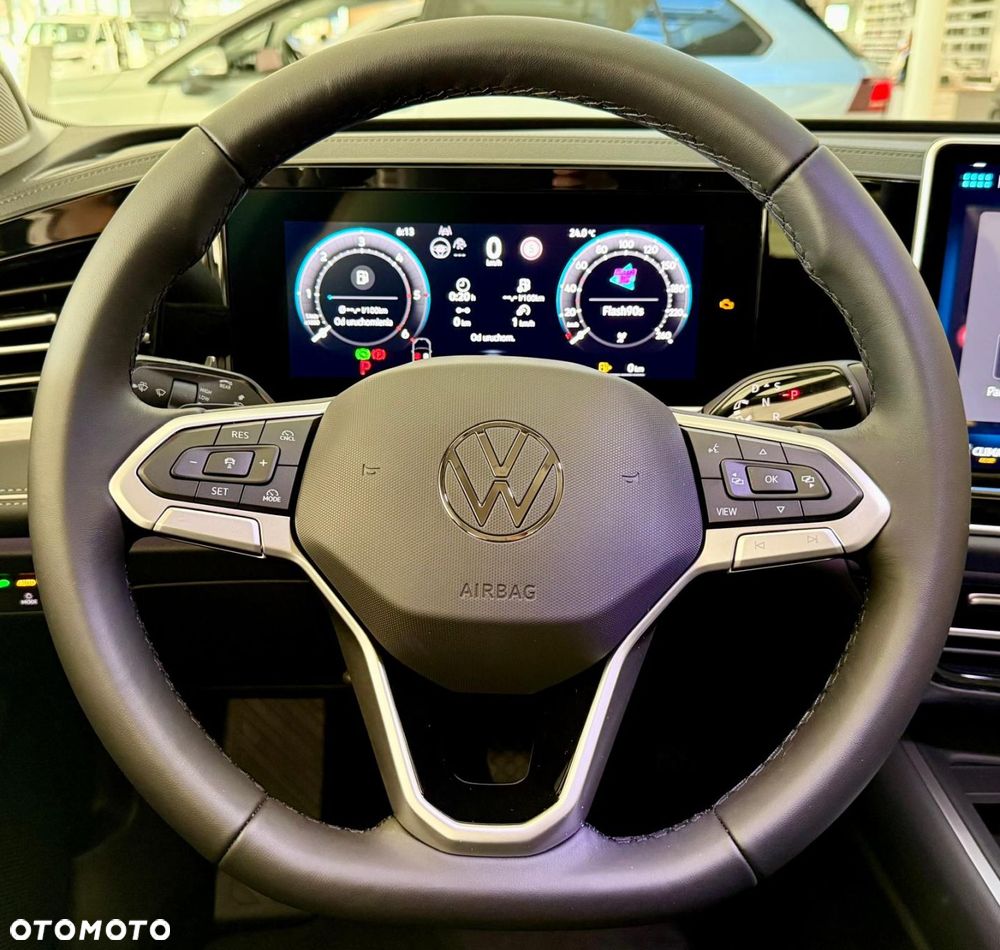 Volkswagen Passat - 13