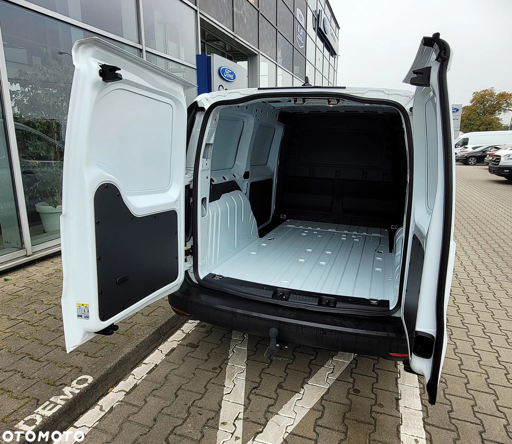Ford Transit Connect - 8