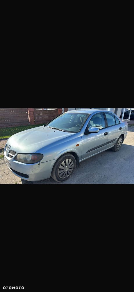 Nissan Almera 1.5 Base - 1