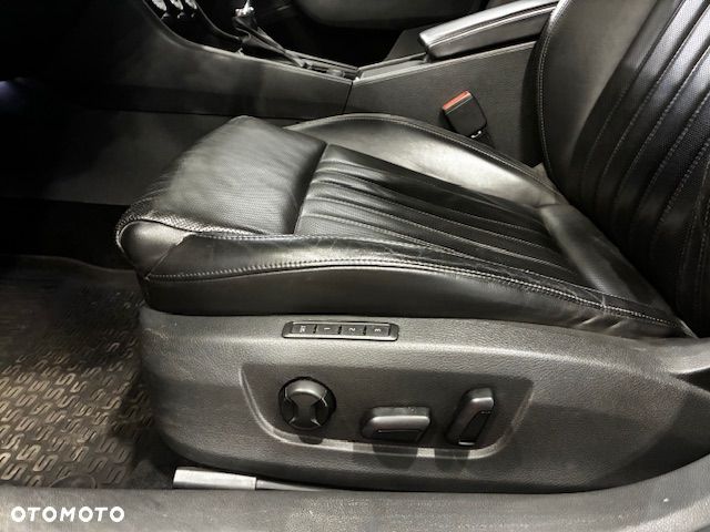 Skoda Superb 2.0 TDI L&K DSG - 36