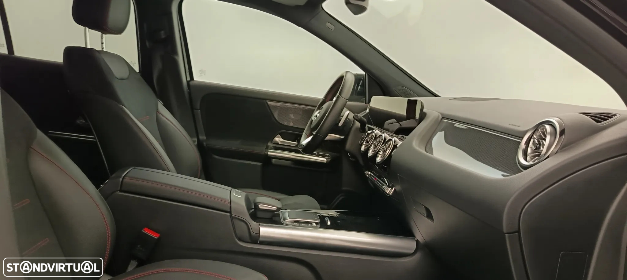 Mercedes-Benz GLA 180 d AMG Line - 28