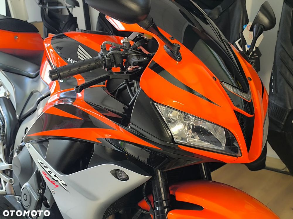 Honda CBR - 7