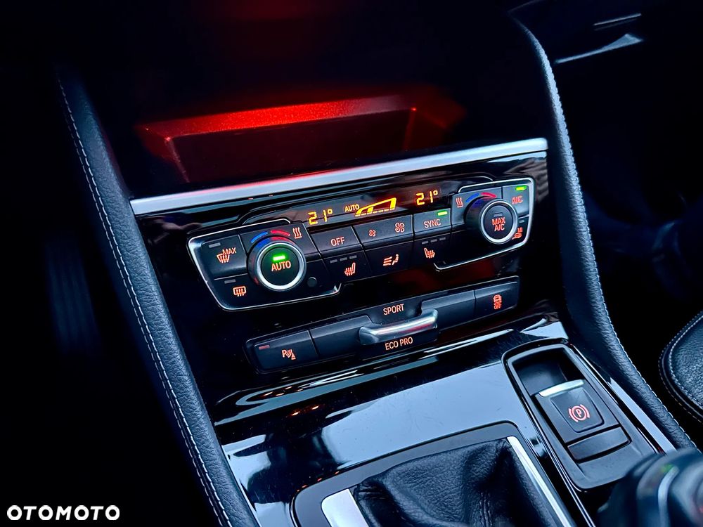 BMW Seria 2 220d xDrive Sport-Aut M Sport - 24