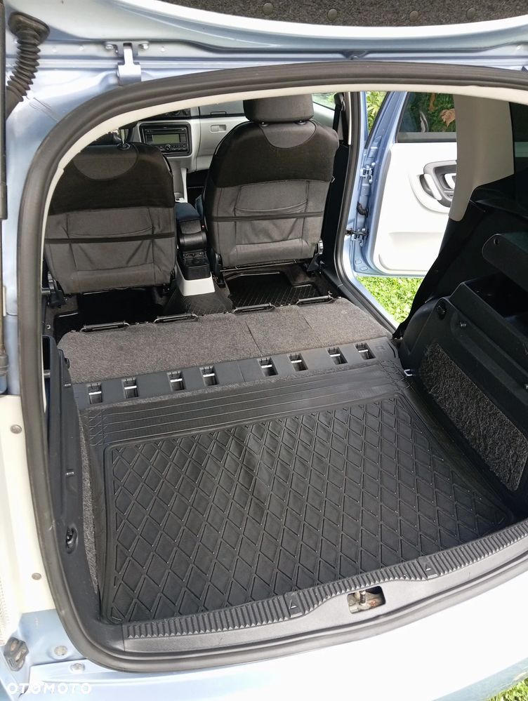 Skoda Roomster 1.6 16V Scout PLUS EDITION - 27