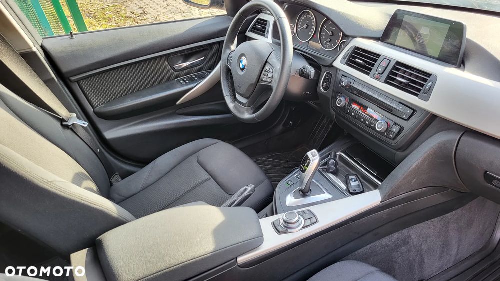 BMW Seria 3 316d - 10