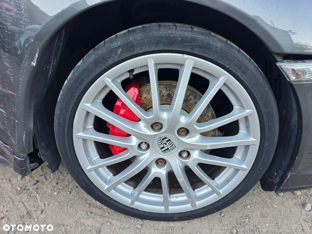 Porsche 911 Carrera 4 S Tiptronic - 15