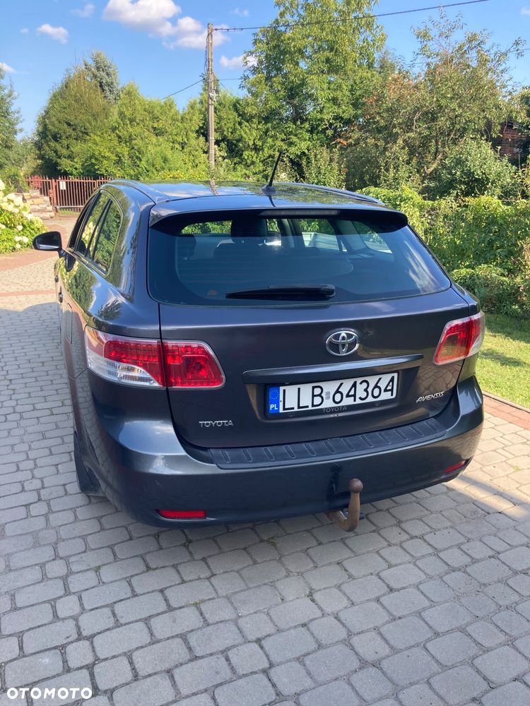 Toyota Avensis - 6