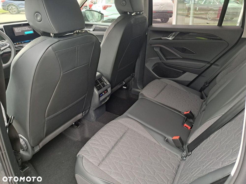 Volkswagen Tiguan - 11