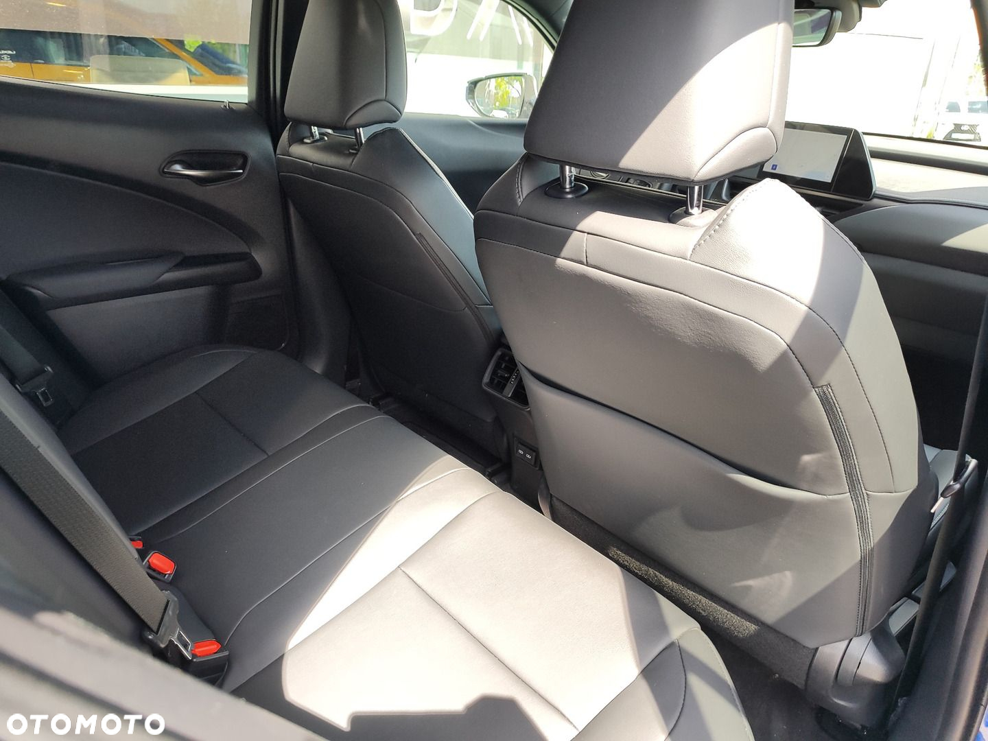 Lexus UX - 23