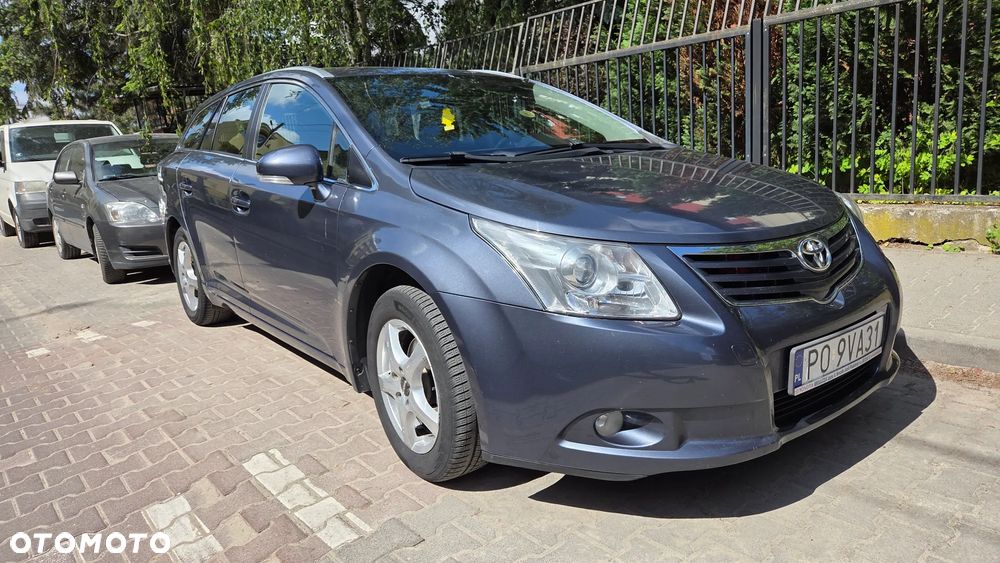 Toyota Avensis 2.0 D-4D Luna - 1