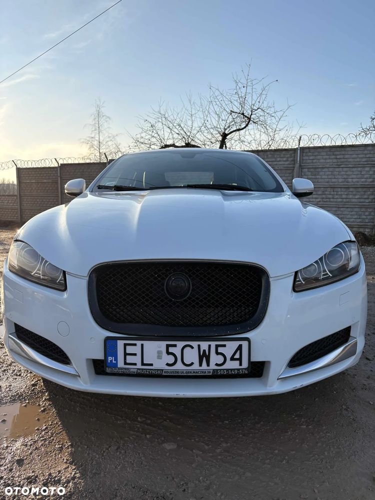 Jaguar XF 2.2 D Premium Luxury - 4