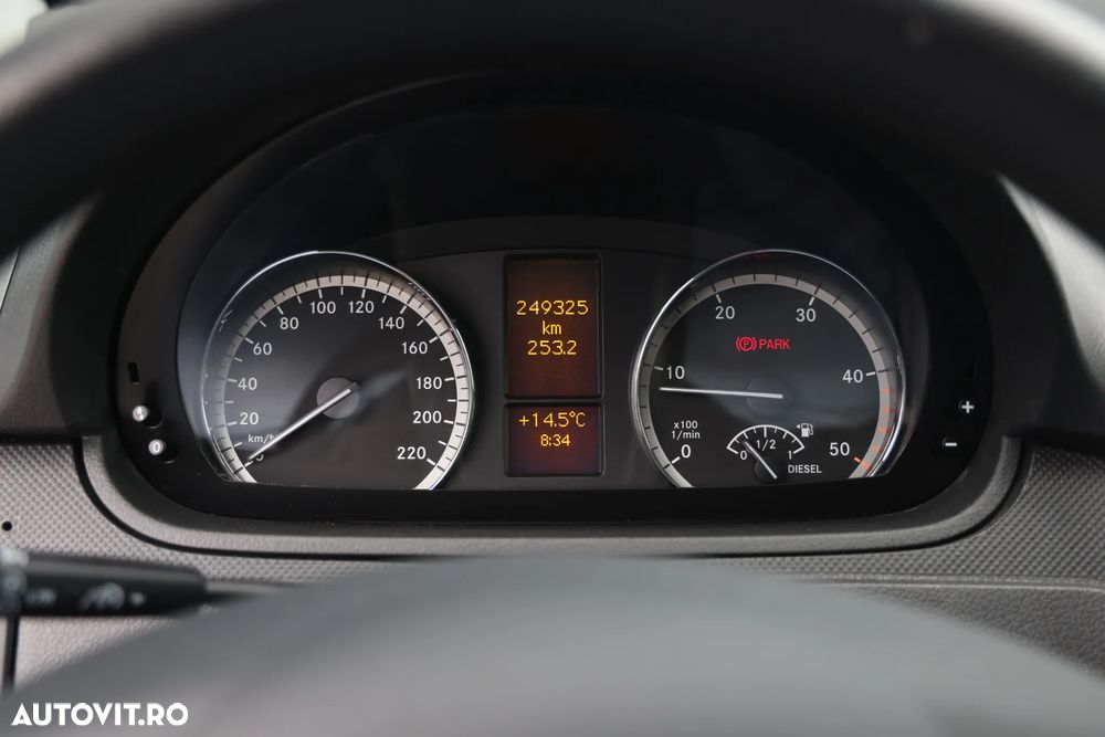 Mercedes-Benz Vito Kompakt CREW - 23