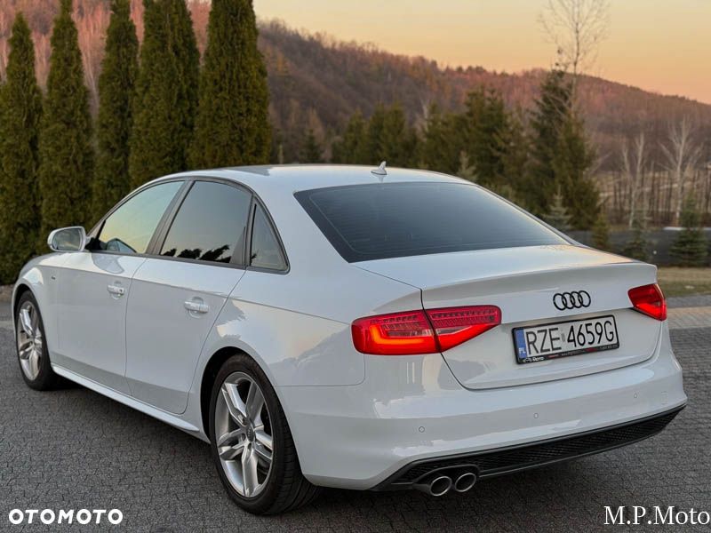 Audi A4 Limousine - 12