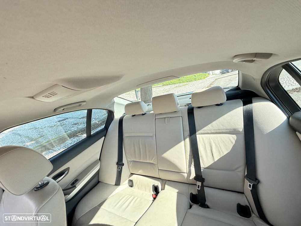 BMW 320 d Line Sport - 10