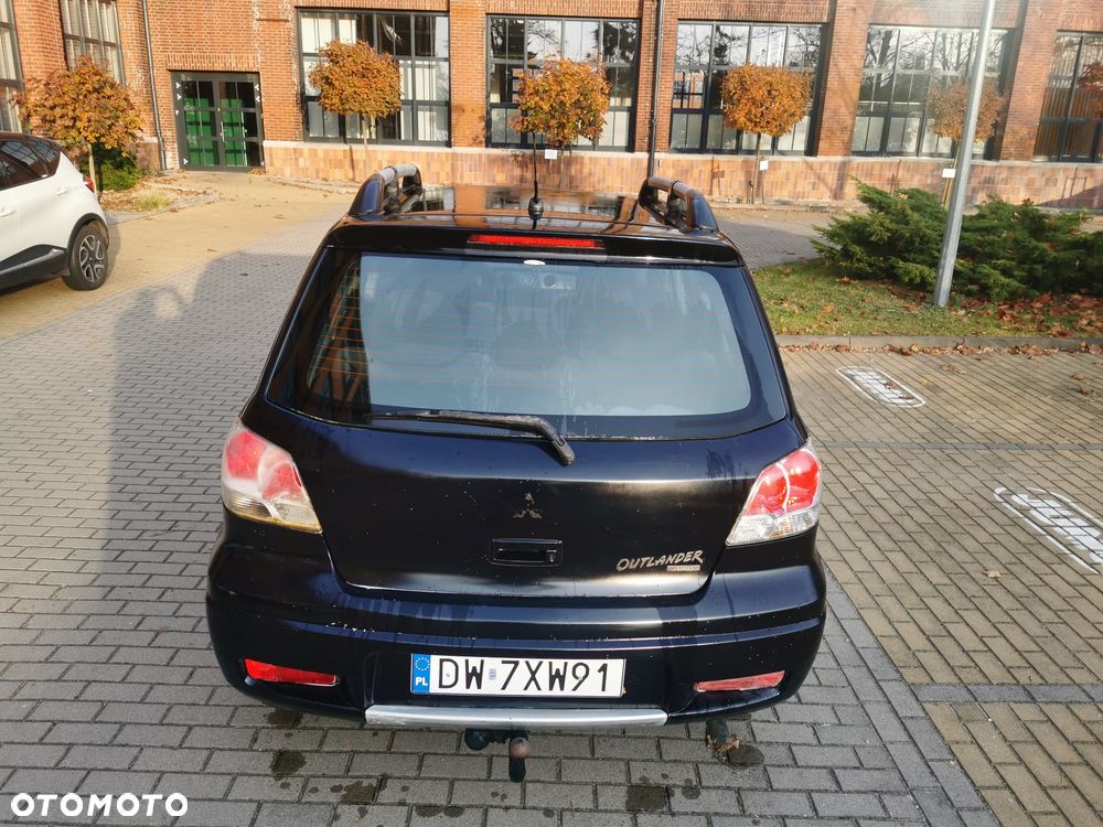 Mitsubishi Outlander - 7