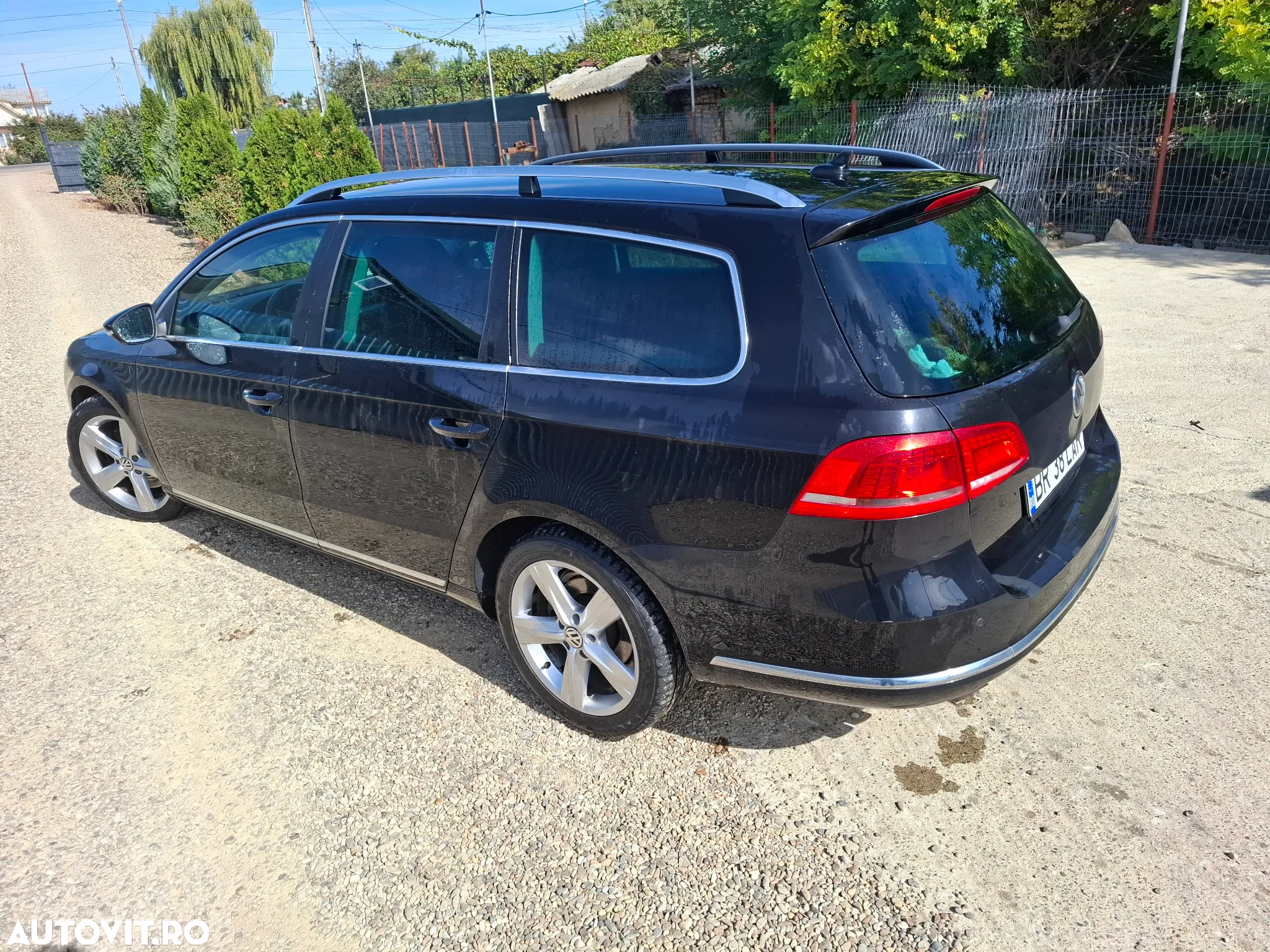 Volkswagen Passat Variant 2.0 TDI Blue TDI DSG Comfortline - 3