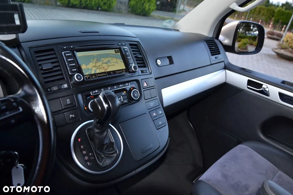 Volkswagen Multivan - 16