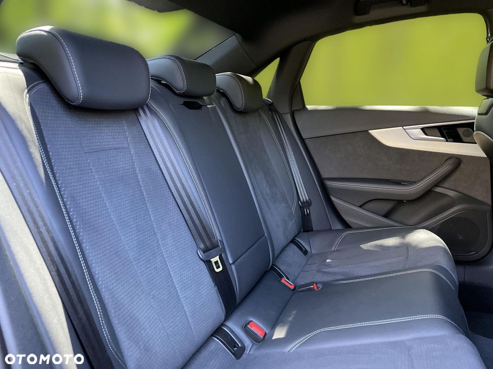 Audi A4 Limousine - 30